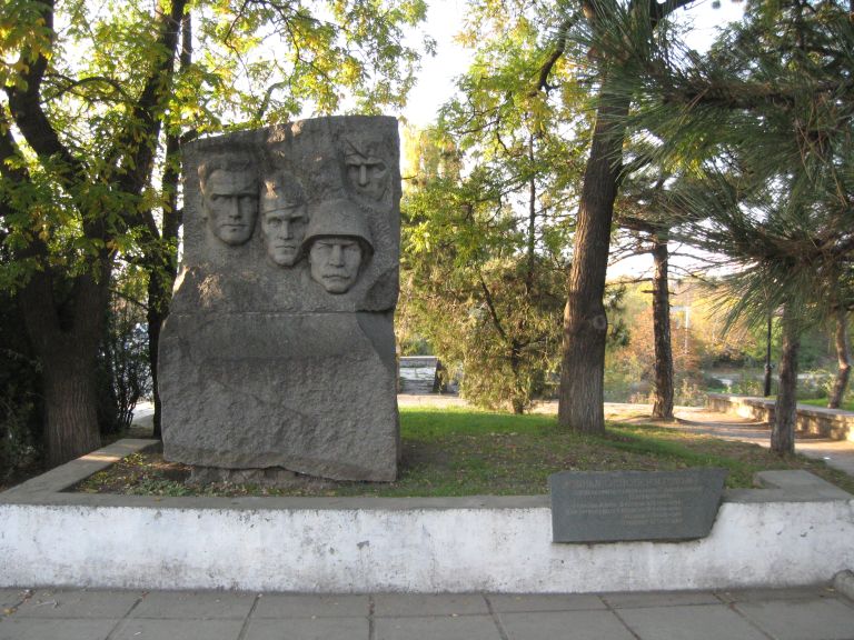 Симферополь (г.), памятник воинам освободителям