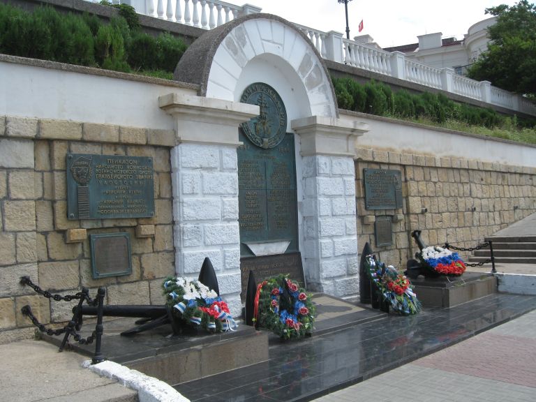 Севастополь (г.), памятник Черноморской эскадре